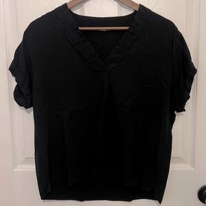 GAP Women's Black Ruffle V-Neck Short Sleeve Top Size L